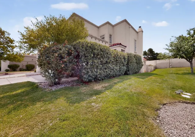 Photo 4 of Townhouse for sale at 9300 Ironshore NE, Albuquerque, NM 87111 | MLS# 1108547 | Listing updated on 2026-09-11