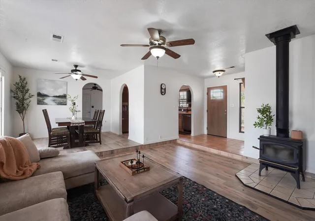 Photo 3 of Sale Pending at 4980 Zirconia Dr NE, Rio Rancho, NM 87124 | MLS# 1108561 | Listing updated on 2026-09-08