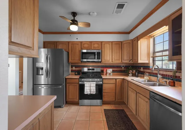Photo 4 of Sale Pending at 4980 Zirconia Dr NE, Rio Rancho, NM 87124 | MLS# 1108561 | Listing updated on 2026-09-08