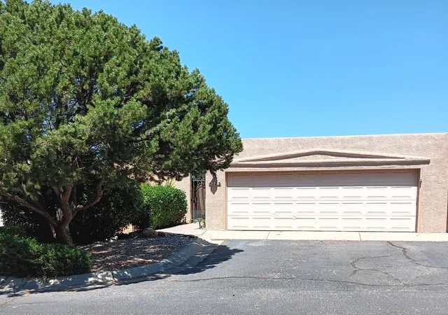 Photo 2 of Townhouse for sale at 6123 Del Campo Pl Ne, Albuquerque, NM 87109 | MLS# 1108581 | Listing updated on 2026-09-08