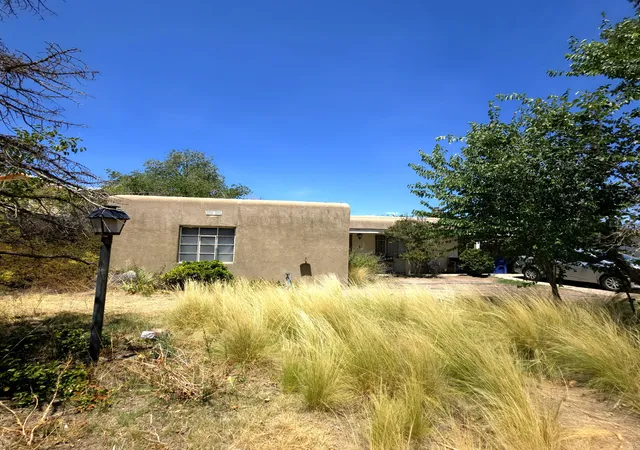 Photo 1 of Single family home for sale at 1013 La Poblana Rd Nw, Albuquerque, NM 87107 | MLS# 1108602 | Listing updated on 2026-09-10