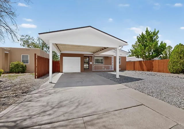 Photo 4 of Sale Pending at 821 Cagua Dr SE, Albuquerque, NM 87108 | MLS# 1108603 | Listing updated on 2026-09-13