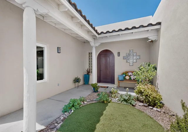 Photo 3 of Sale Pending at 9215 Ventura St NE, Albuquerque, NM 87122 | MLS# 1108614 | Listing updated on 2026-09-14