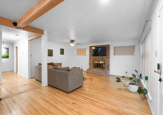 Photo 2 of Single family home for sale at 400 Sierra Dr Se, Albuquerque, NM 87108 | MLS# 1108627 | Listing updated on 2026-09-07