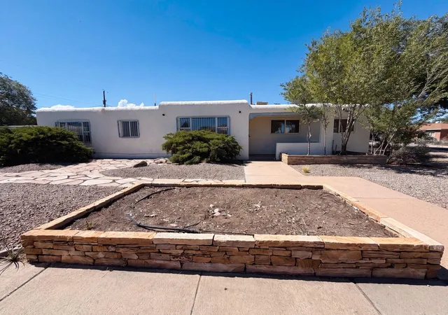 Photo 1 of Single family home for sale at 700 Dakota St Se, Albuquerque, NM 87108 | MLS# 1108633 | Listing updated on 2026-09-24