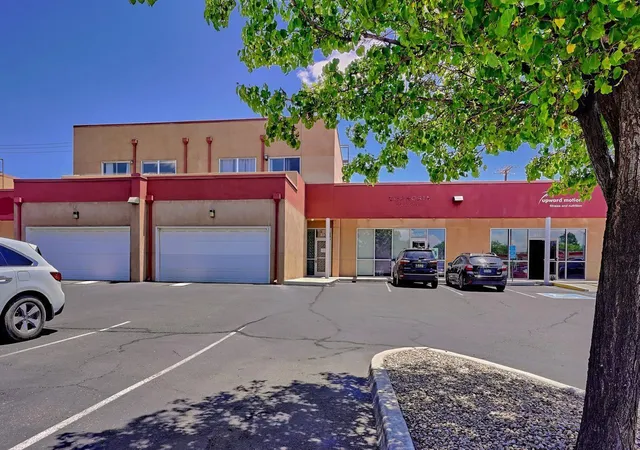 Photo 2 of Townhouse for sale at 320 Adams St Se, Albuquerque, NM 87108 | MLS# 1108656 | Listing updated on 2026-09-15