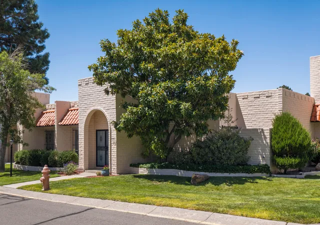 Townhouse for sale at 1393 Wagon Train Dr SE, Albuquerque, NM 87123 | MLS# 1108674
