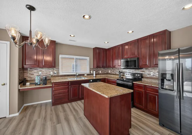 Photo 4 of Single family home for sale at 2912 Mckinnon Way SW, Albuquerque, NM 87121 | MLS# 1108708 | Listing updated on 2026-09-03