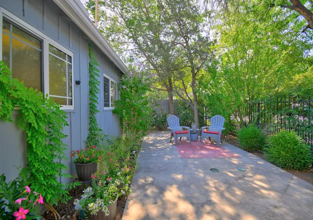 Photo 2 of Sale Pending at 1311 Park Ave Sw, Albuquerque, NM 87102 | MLS# 1108723 | Listing updated on 2026-09-11