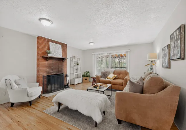 Photo 2 of Sale Pending at 1809 Cornell Dr Se, Albuquerque, NM 87106 | MLS# 1108775 | Listing updated on 2026-09-25