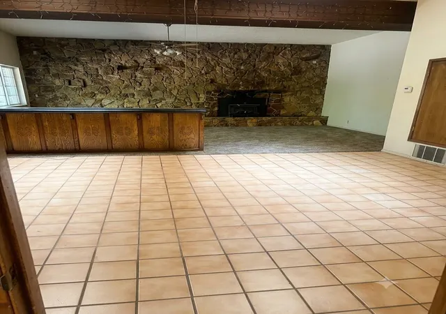 Photo 3 of Sale Pending at 2005 Tapia Blvd SW, Albuquerque, NM 87105 | MLS# 1108779 | Listing updated on 2026-09-09