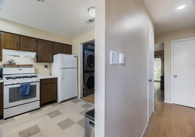 Photo 3 of Townhouse for sale at 3600 Eubank Blvd Ne #UNIT 9C, Albuquerque, NM 87111 | MLS# 1108785 | Listing updated on 2026-10-06