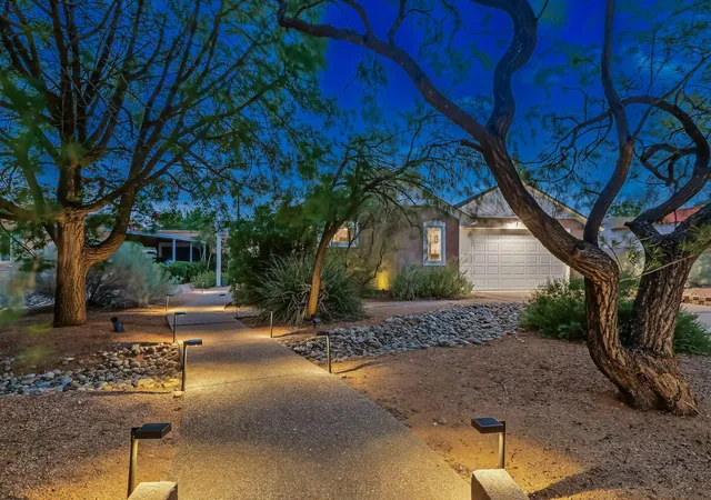 Photo 1 of Sale Pending at 1008 Parkland Pl Se, Albuquerque, NM 87108 | MLS# 1108791 | Listing updated on 2026-09-06