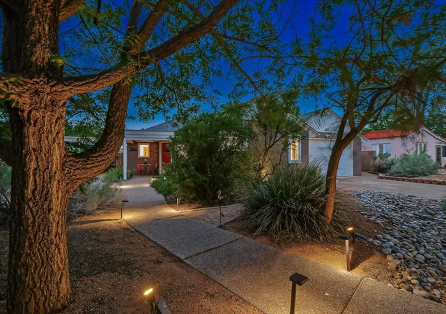 Photo 2 of Sale Pending at 1008 Parkland Pl Se, Albuquerque, NM 87108 | MLS# 1108791 | Listing updated on 2026-09-06