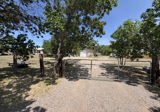 Photo 2 of Manufactured home for sale at 3 Brent Ln, Tijeras, NM 87059 | MLS# 1108794 | Listing updated on 2026-09-05