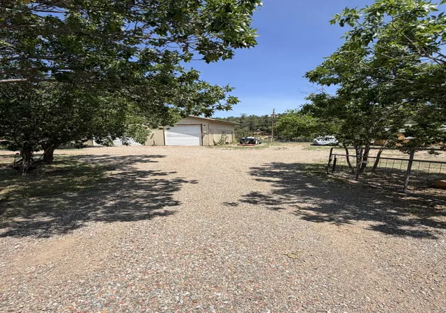Photo 3 of Manufactured home for sale at 3 Brent Ln, Tijeras, NM 87059 | MLS# 1108794 | Listing updated on 2026-09-05