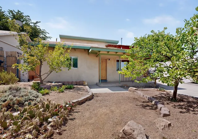 Photo 2 of Single family home for sale at 2738 San Joaquin Ave Se, Albuquerque, NM 87106 | MLS# 1108832 | Listing updated on 2026-09-10