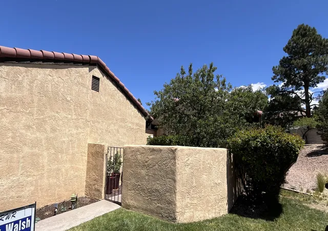 Photo 3 of Sale Pending at 4408 Kellia Ln Ne, Albuquerque, NM 87111 | MLS# 1108838 | Listing updated on 2026-09-01