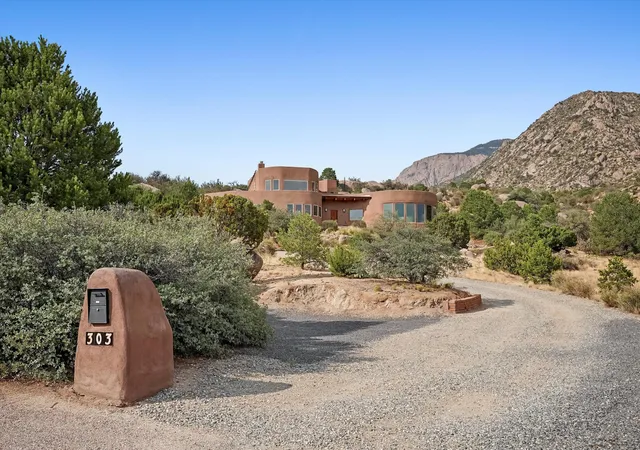 Photo 2 of Sale Pending at 303 Spring Crk Pl Ne, Albuquerque, NM 87122 | MLS# 1108841 | Listing updated on 2026-09-20