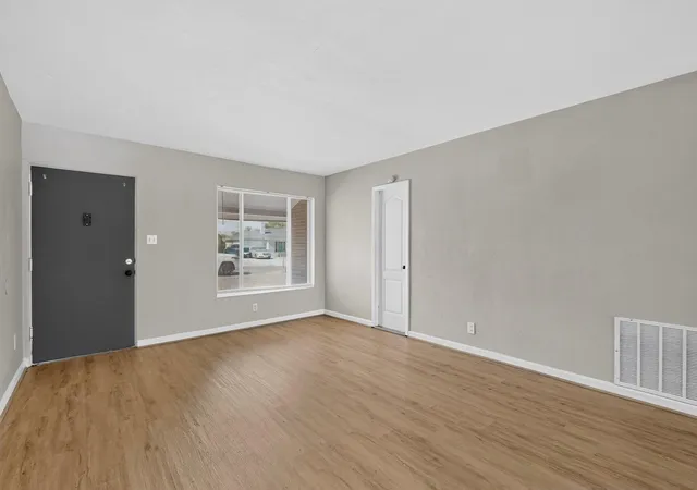 Photo 3 of Sale Pending at 5808 Princess Jeanne Ave Ne, Albuquerque, NM 87110 | MLS# 1108906 | Listing updated on 2026-09-08