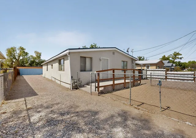 Photo 3 of Sale Pending at 1646 Ferris Ave Sw, Albuquerque, NM 87105 | MLS# 1108934 | Listing updated on 2026-09-13
