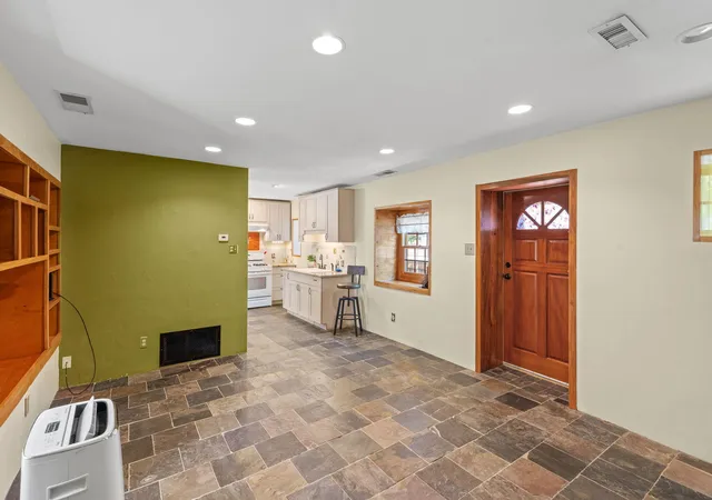 Photo 2 of Single family home for sale at 500 Cromwell Ave Sw, Albuquerque, NM 87102 | MLS# 1108975 | Listing updated on 2026-09-18