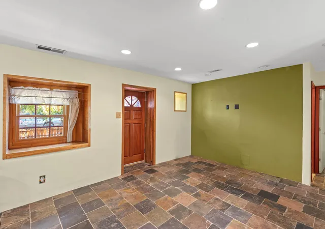 Photo 3 of Single family home for sale at 500 Cromwell Ave Sw, Albuquerque, NM 87102 | MLS# 1108975 | Listing updated on 2026-09-18