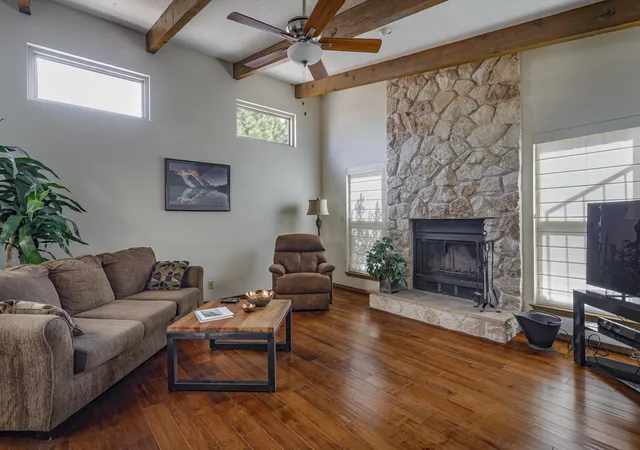 Photo 2 of Sale Pending at 6321 Antares Rd Ne, Albuquerque, NM 87111 | MLS# 1108966 | Listing updated on 2026-09-09