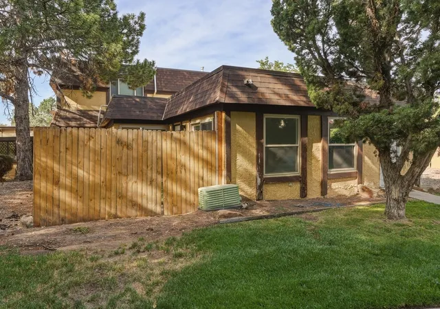 Photo 2 of Sale Pending at 8437 Heights Rd Ne #8A, Albuquerque, NM 87111 | MLS# 1108987 | Listing updated on 2026-09-04