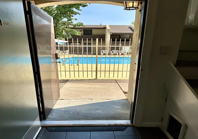 Photo 3 of Condo for sale at 1601 Pennsylvania St NE #K-01, Albuquerque, NM 87110 | MLS# 1109037 | Listing updated on 2026-09-20