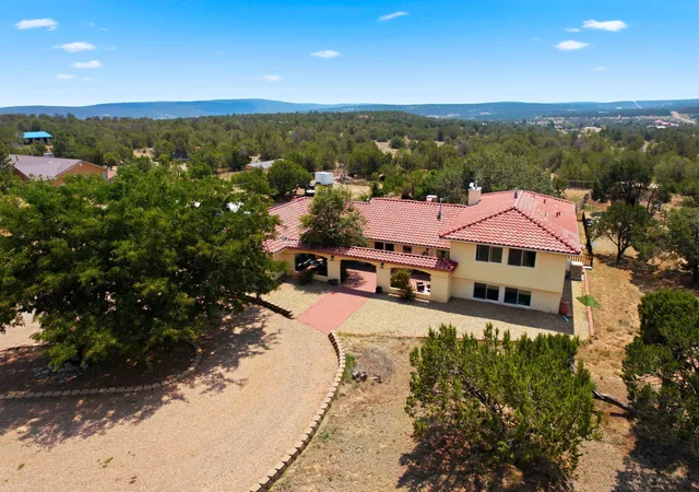 Photo 1 of Single family home for sale at 6 Autumnwood Ct, Edgewood, NM 87015 | MLS# 1109049 | Listing updated on 2026-09-08