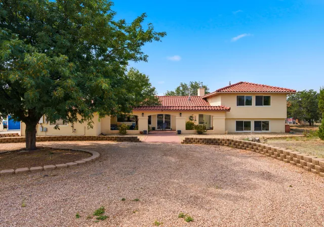 Photo 2 of Single family home for sale at 6 Autumnwood Ct, Edgewood, NM 87015 | MLS# 1109049 | Listing updated on 2026-09-08