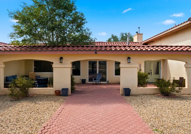 Photo 3 of Single family home for sale at 6 Autumnwood Ct, Edgewood, NM 87015 | MLS# 1109049 | Listing updated on 2026-09-08