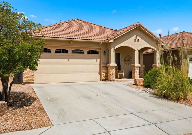 Photo 2 of Single family home for sale at 840 Cottonwood Cir, Bernalillo, NM 87004 | MLS# 1109063 | Listing updated on 2026-09-29
