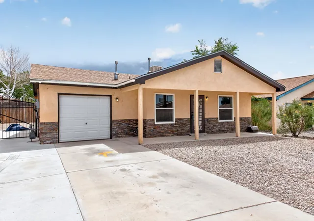 Photo 1 of Single family home for sale at 10 Nehemiah Pl, Los Lunas, NM 87031 | MLS# 1109065 | Listing updated on 2026-09-11