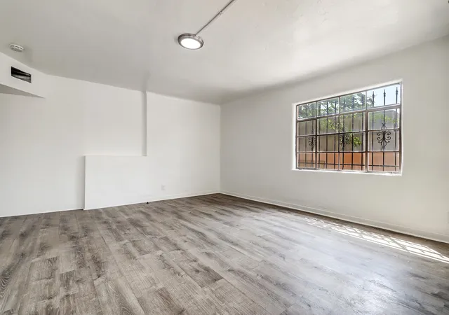Photo 4 of Sale Pending at 2560 Mervosh Ave SW, Albuquerque, NM 87105 | MLS# 1109084 | Listing updated on 2026-08-31