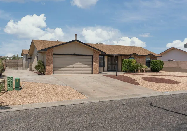 Photo 2 of Sale Pending at 4505 Quartz Dr Ne, Rio Rancho, NM 87124 | MLS# 1109135 | Listing updated on 2026-09-10