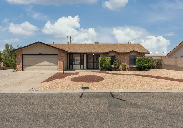 Photo 3 of Sale Pending at 4505 Quartz Dr Ne, Rio Rancho, NM 87124 | MLS# 1109135 | Listing updated on 2026-09-10