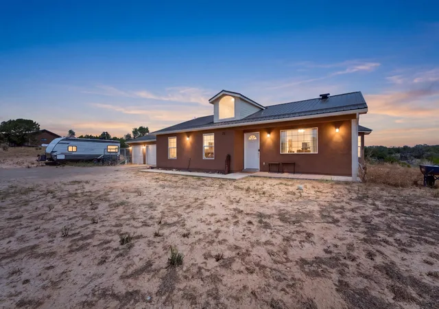 Photo 2 of Single family home for sale at 21 Trade Ct, Edgewood, NM 87015 | MLS# 1109173 | Listing updated on 2026-09-27