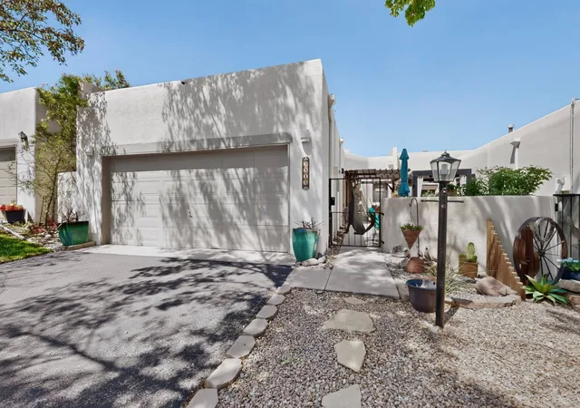 Townhouse for sale at 3315 Esplanade Cir SE, Rio Rancho, NM 87124 | MLS# 1109178