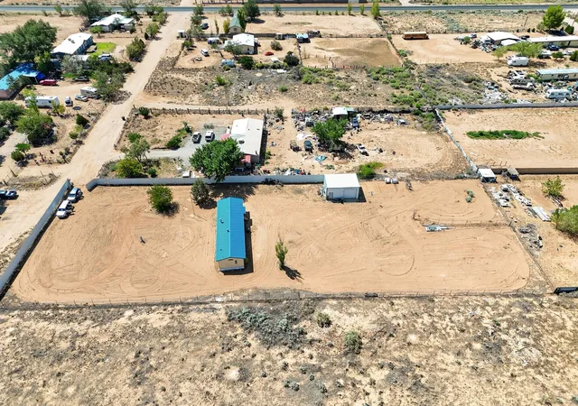 Photo 3 of Sale Pending at 1 La Sierra Ln, Los Lunas, NM 87031 | MLS# 1109205 | Listing updated on 2026-09-28