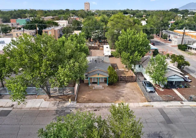 Photo 4 of House for sale at 1303-1305 Iron Ave SW, Albuquerque, NM 87102 | MLS# 1109233 | Listing updated on 2026-09-20