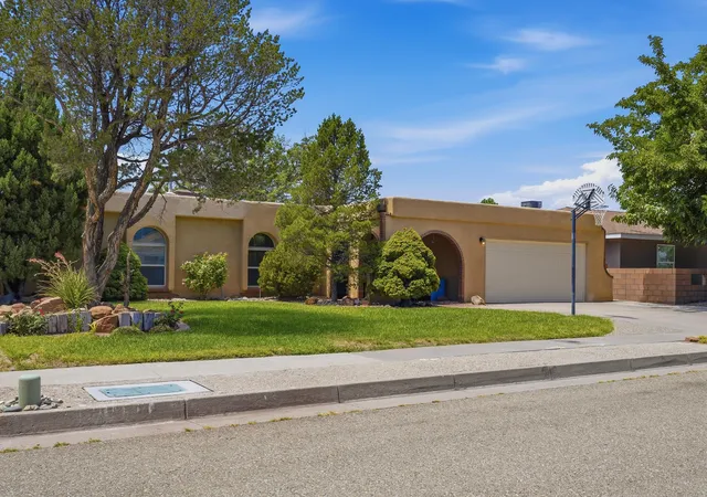 Photo 2 of Sale Pending at 5413 Imperial Ct Ne, Albuquerque, NM 87111 | MLS# 1109253 | Listing updated on 2026-09-17