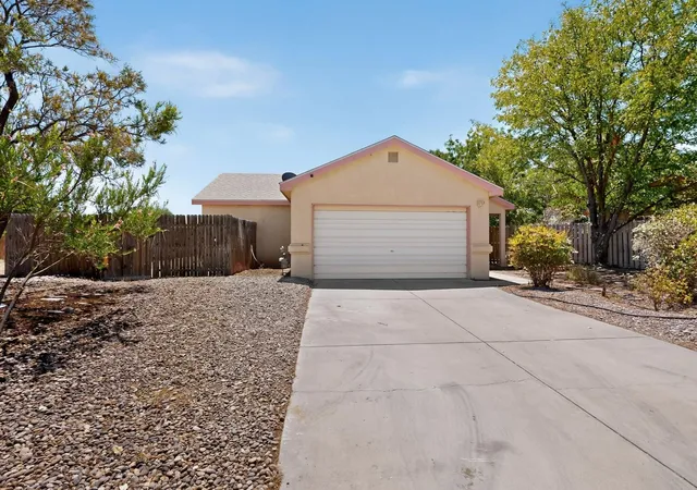 Photo 1 of Single family home for sale at 18 Timothy Ct, Los Lunas, NM 87031 | MLS# 1109258 | Listing updated on 2026-09-11