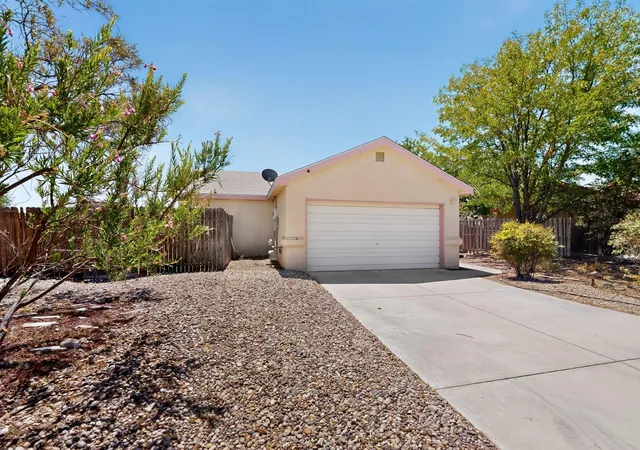 Photo 2 of Single family home for sale at 18 Timothy Ct, Los Lunas, NM 87031 | MLS# 1109258 | Listing updated on 2026-09-11