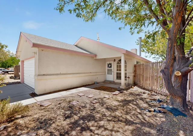 Photo 3 of Sale Pending at 18 Timothy Ct, Los Lunas, NM 87031 | MLS# 1109258 | Listing updated on 2026-09-27