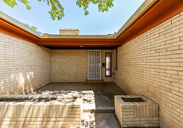 Photo 2 of Single family home for sale at 720 Manzano St Ne, Albuquerque, NM 87110 | MLS# 1109260 | Listing updated on 2026-09-04