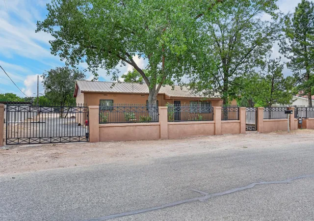 Photo 3 of Sale Pending at 5648 Greer Loop Sw, Albuquerque, NM 87105 | MLS# 1109272 | Listing updated on 2026-09-12