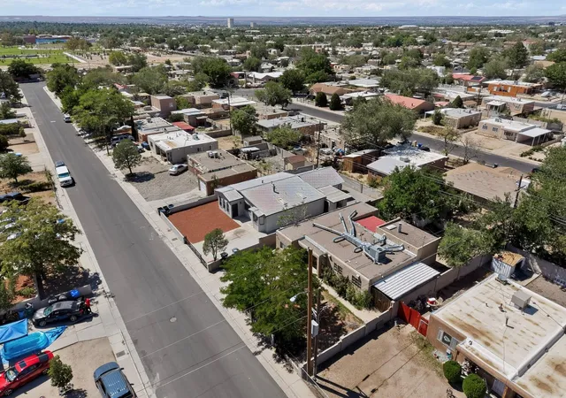 Photo 3 of Single family home for sale at 8101 Kathryn Ave SE, Albuquerque, NM 87108 | MLS# 1109331 | Listing updated on 2026-09-14