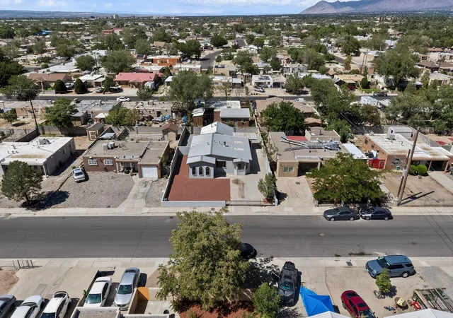 Photo 4 of Single family home for sale at 8101 Kathryn Ave SE, Albuquerque, NM 87108 | MLS# 1109331 | Listing updated on 2026-09-14